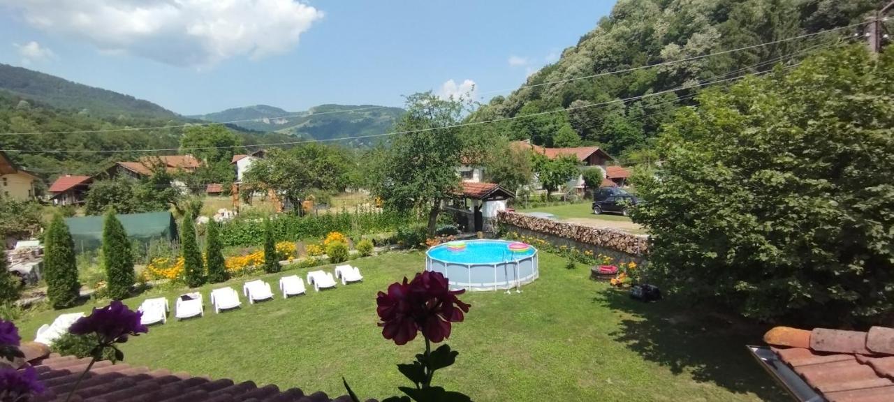 Къща За Гости Джонсън Ribaritsa Exterior foto
